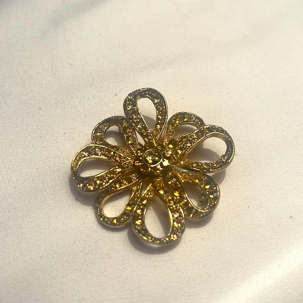 Avon chocolate rhinestone brooch